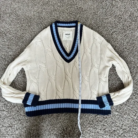 NWT Cream Cable Knit V-Neck Sweater with Blue Stripe Trim - Picture 9 of 10